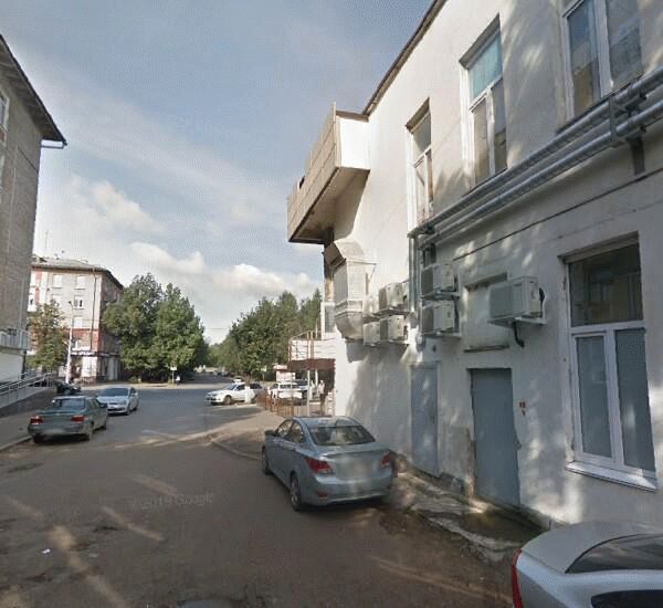 Банкомат Уральского Банка Реконструкции и Развития по адресу ул. Первомайская,  д. 46