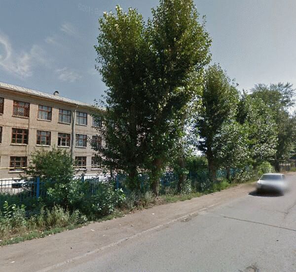 Банкомат Уральского Банка Реконструкции и Развития по адресу ул. Новочеркасская, д. 11, МУ ЦБ МУО Орджоникидзевского района 